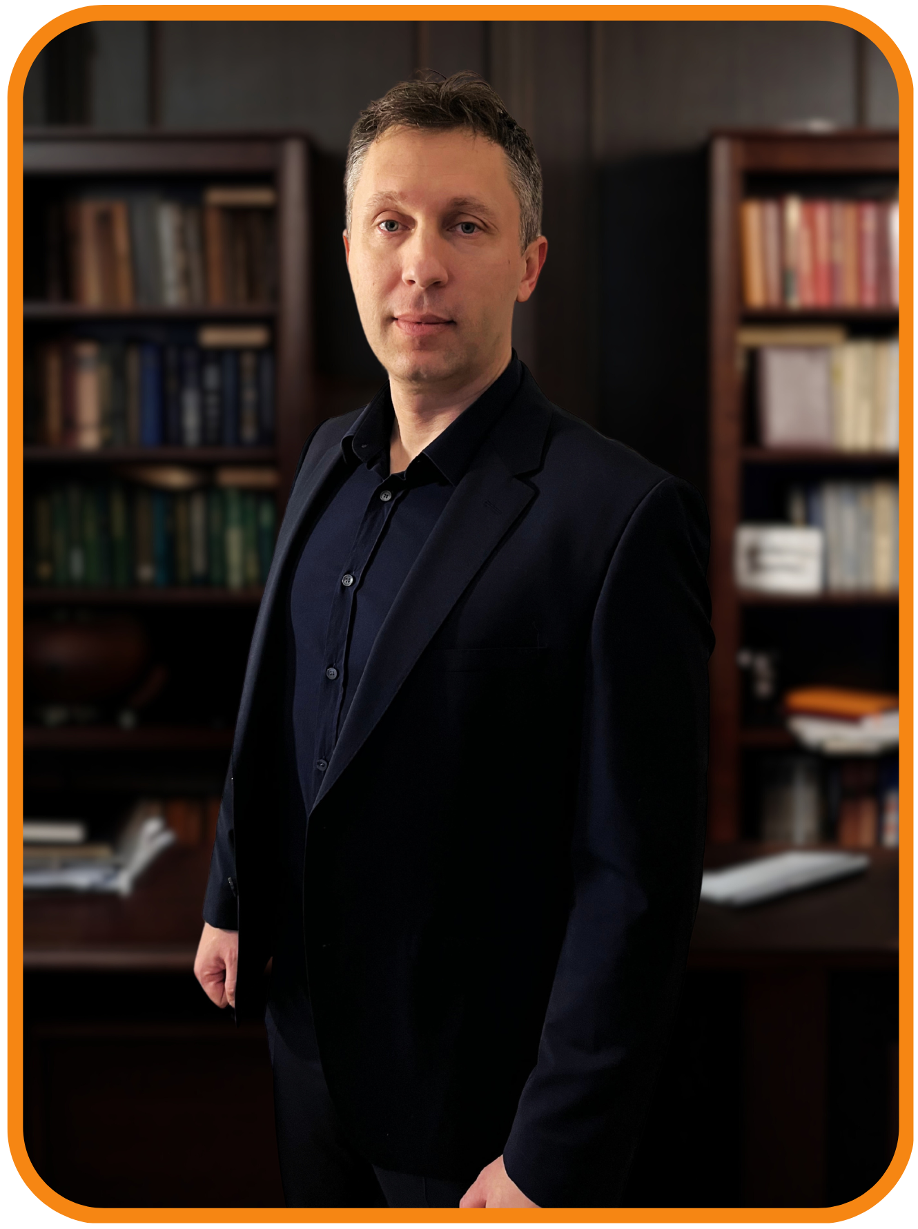 Professionelles Porträt von Peter Nachtigal - Nachtigal Services, spezialisiert auf beglaubigte Übersetzungen in Russisch, Deutsch und Englisch.