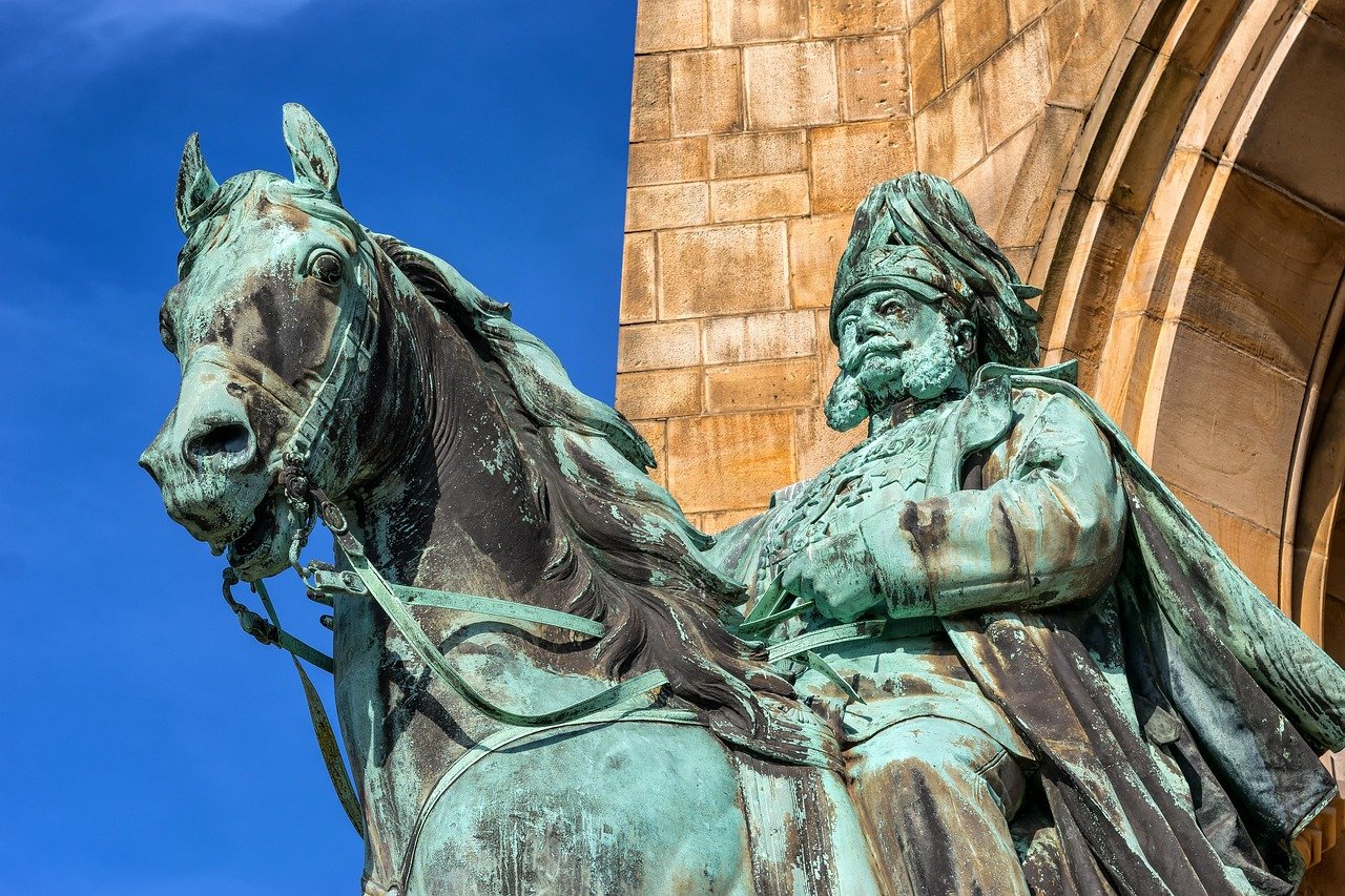 Reiterstandbild von Kaiser Wilhelm I. am Kaiser-Wilhelm-Denkmal in Hagen als regionaler Bezug zu beglaubigten Übersetzungen