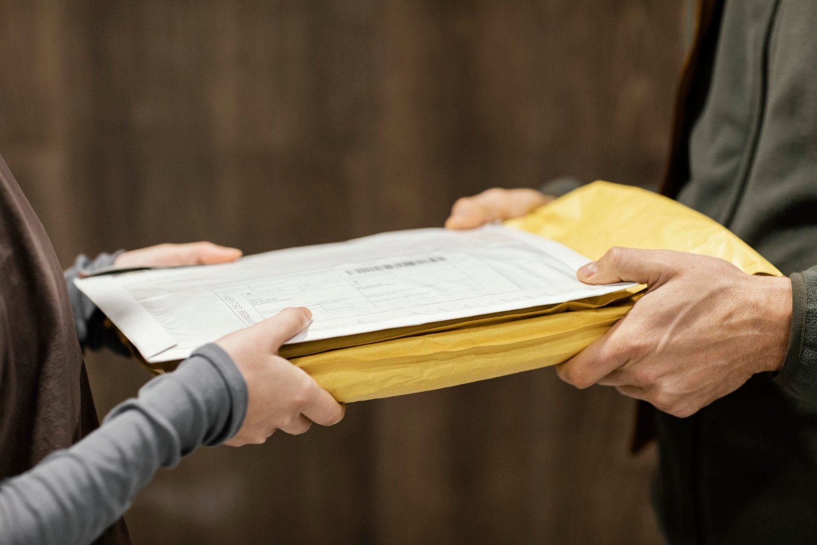 Versand und Zustellung offizieller Übersetzungen